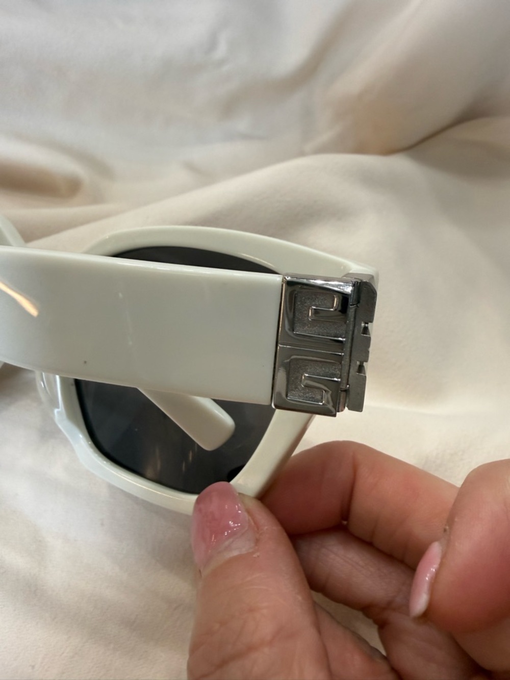 Givenchy White Oversized Square Sunglasses with Dark Lenses - Picture 9 of 10